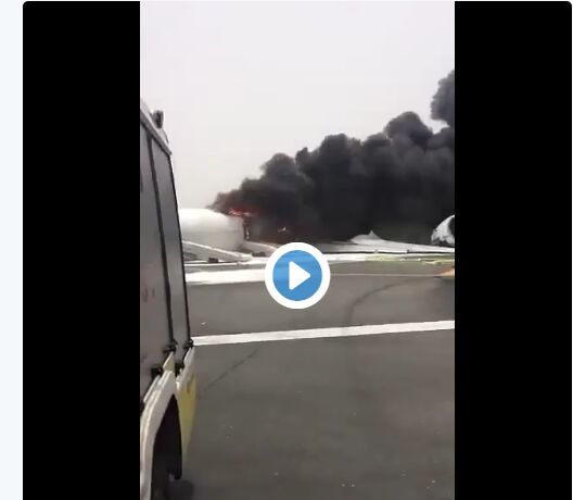 देखें वीडियो: तिरुवन्तपुरम से दुबई जा रहे विमान में लेंडिग के समय लगी आग