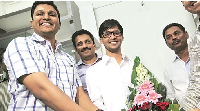 रिक्शा चालक का बेटा बना देश का सबसे युवा IAS, अंसार को मिला बंगाल केडर रिक्शा चालक का बेटा बना देश का सबसे युवा IAS, अंसार को मिला बंगाल केडर