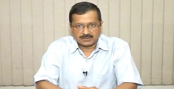 केजरीवाल को मैंने गिफ्ट में 2 ईंट भेज दी हैं, घर बैठ कर बजाते रहें केजरीवाल को मैंने गिफ्ट में 2 ईंट भेज दी हैं, घर बैठ कर बजाते रहें